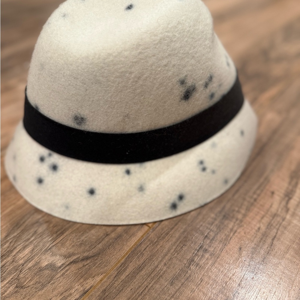 Stylish Cream and Black Speckled Hat